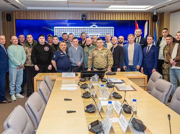 Глава Одинцовского округа Андрей Иванов вручил членские билеты 24-м участникам Ассоциации ветеранов СВО Глава Одинцовского округа Андрей Иванов вручил членские билеты 24-м участникам Ассоциации ветеранов СВО